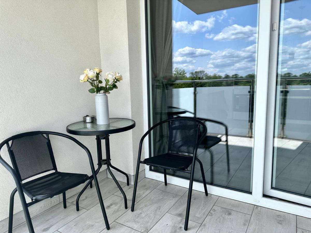 Sdh 1 Radzymin Comfortable Apartment Near Warsaw Exterior foto